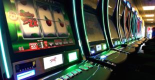 What are things not to be done when playing online slot machine game?