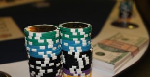 The Careless Male’s Overview To Casino Poker