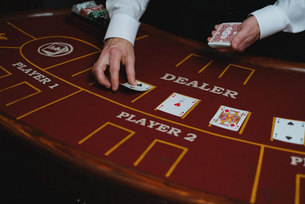 Why Modern Baccarat Continues to Appeal to Players Seeking Simple Rules